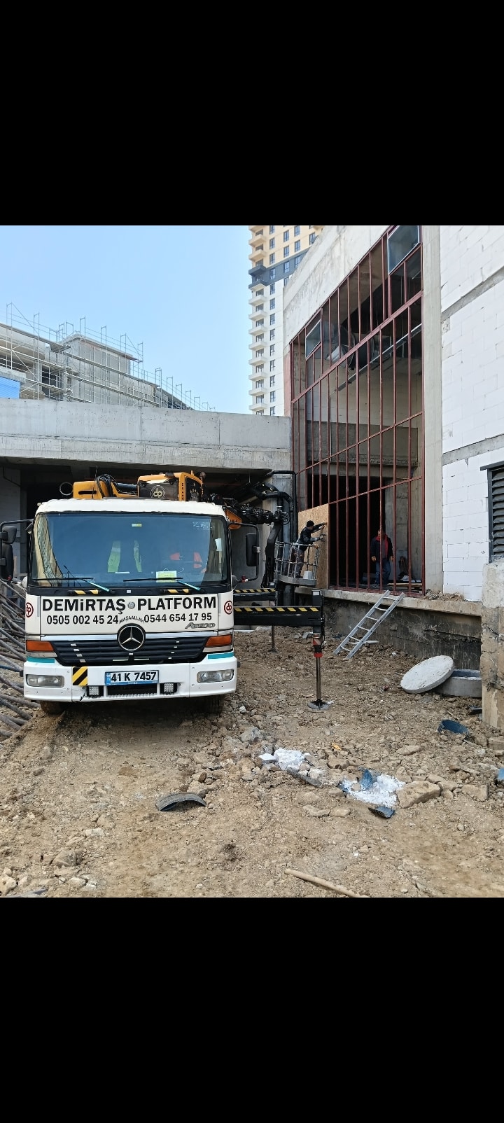 52m sepetli vinç