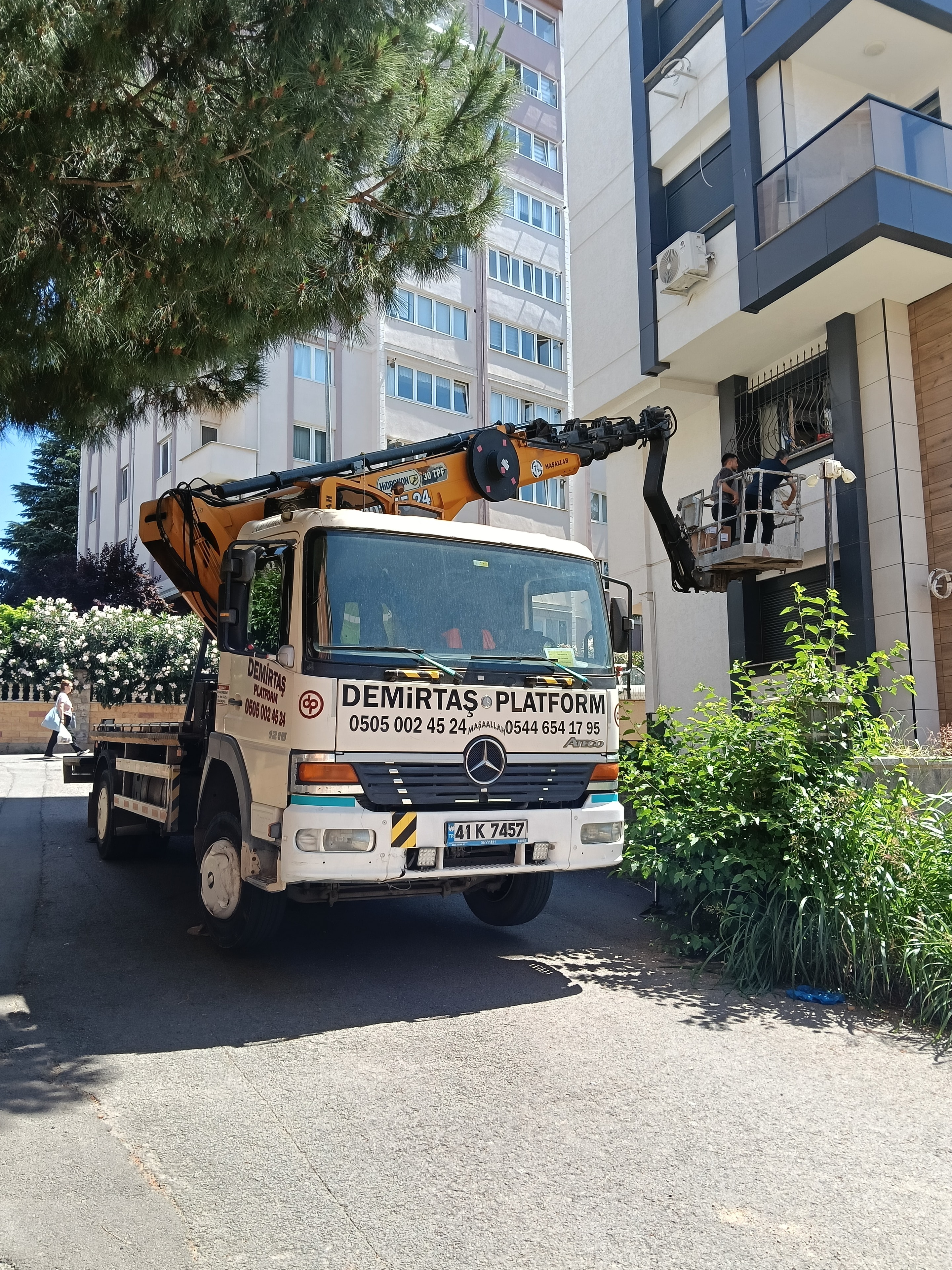 52 metre sepetli vinç